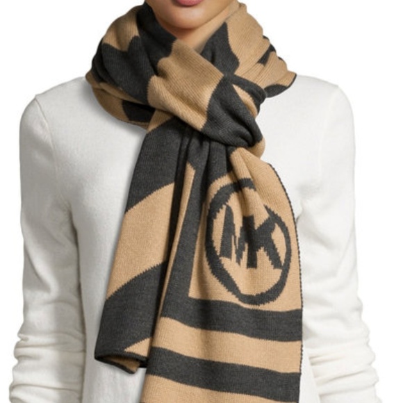NWT Michael Kors chevron-stripe logo knit scarf - Picture 1 of 6
